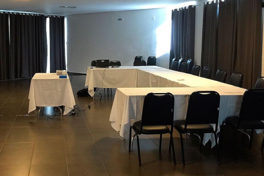 Fenix Hotel Araxá Екстериор снимка